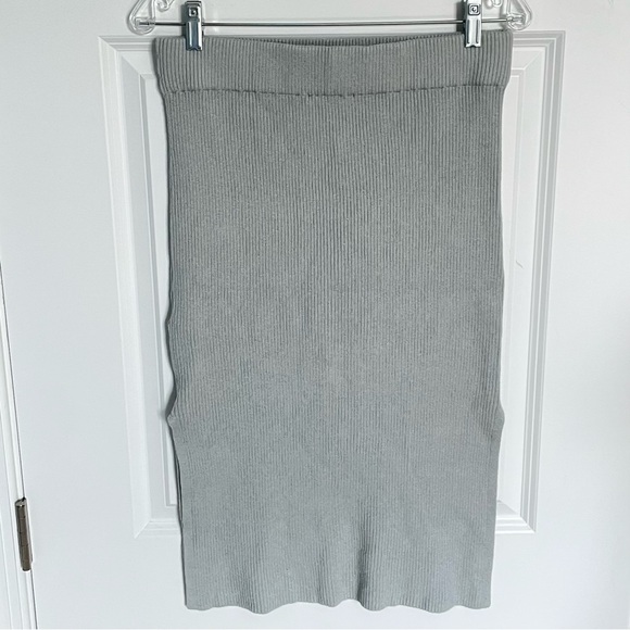 Abercrombie & Fitch Ribbed Sweater Double Slit Midi Skirt - 47063 - Picture 2 of 13